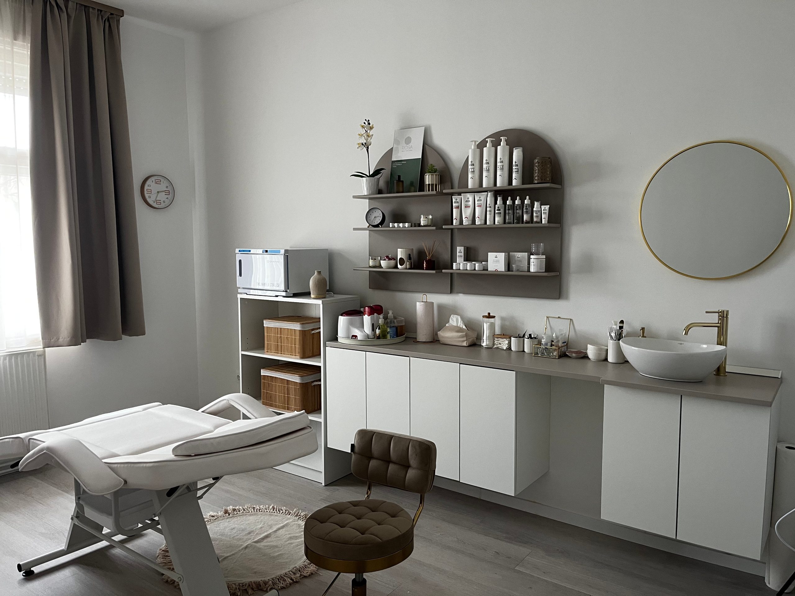 kozmetika scaled.jpg